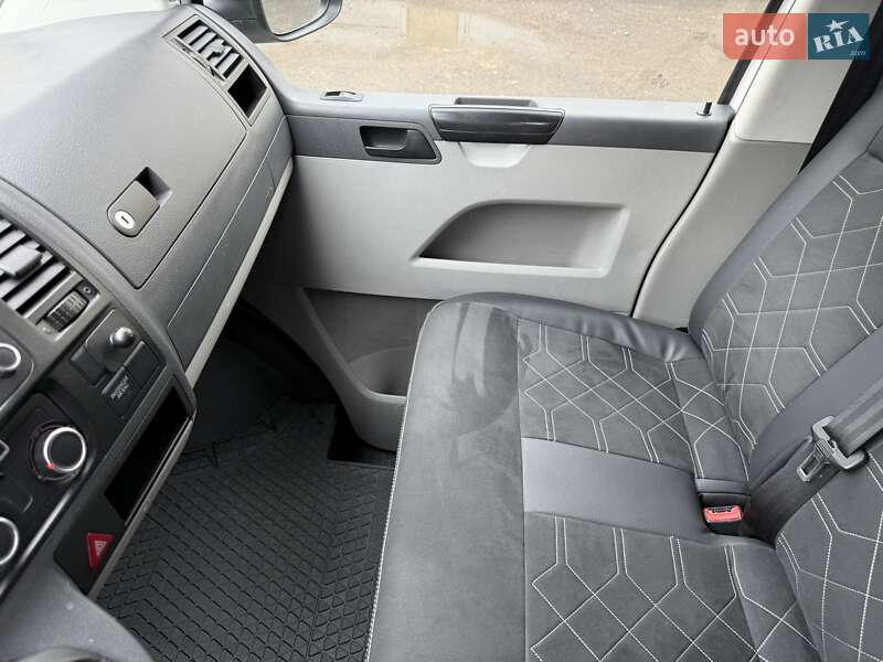 Мінівен Volkswagen Transporter 2014 в Тячеві