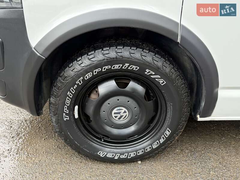 Мінівен Volkswagen Transporter 2014 в Тячеві