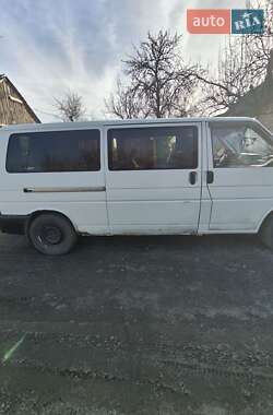 Мінівен Volkswagen Transporter 2000 в 