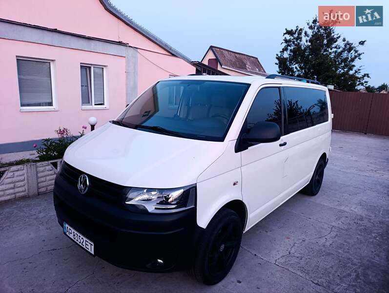 Вантажопасажирський фургон Volkswagen Transporter 2010 в Запоріжжі