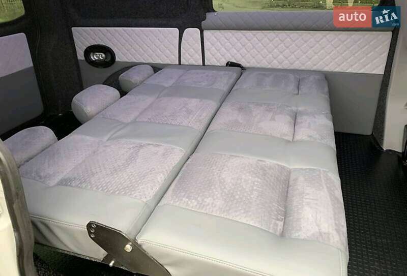 Вантажопасажирський фургон Volkswagen Transporter 2010 в Запоріжжі