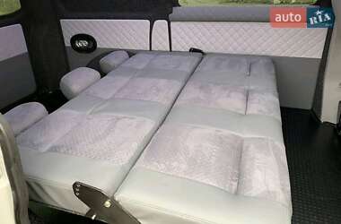 Грузопассажирский фургон Volkswagen Transporter 2010 в 