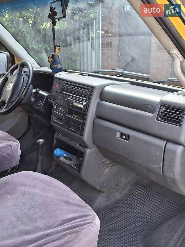 Мінівен Volkswagen Transporter 2002 в Харкові