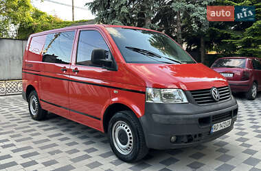 Грузовой фургон Volkswagen Transporter 2005 в Мукачево