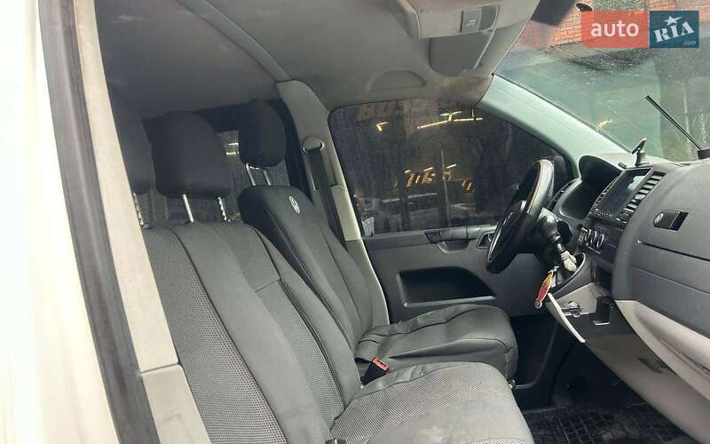 Мінівен Volkswagen Transporter 2011 в Чернівцях