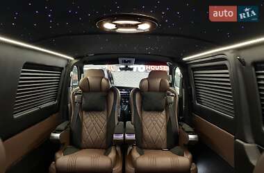 Минивэн Volkswagen Transporter 2019 в 