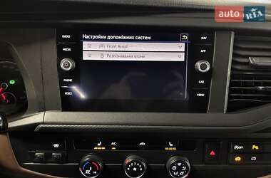 Минивэн Volkswagen Transporter 2019 в 