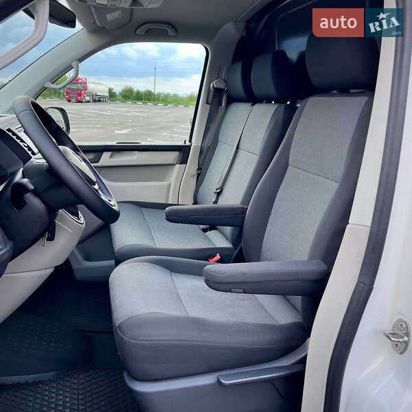 Вантажний фургон Volkswagen Transporter 2018 в Києві