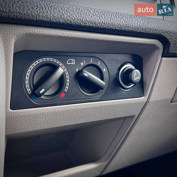 Вантажний фургон Volkswagen Transporter 2018 в Києві