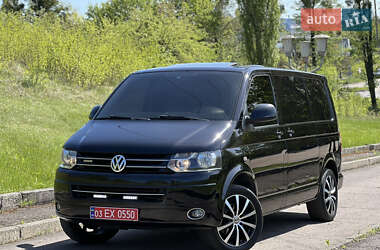 Вантажний фургон Volkswagen Transporter 2015 в Рівному