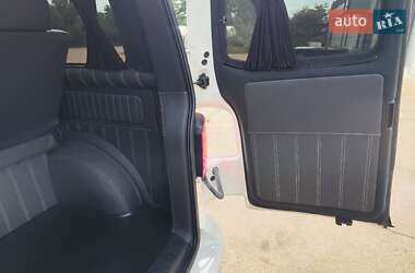 Минивэн Volkswagen Transporter 2021 в 