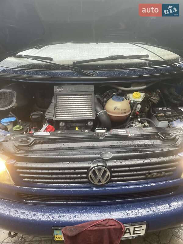 Минивэн Volkswagen Transporter 2003 в 