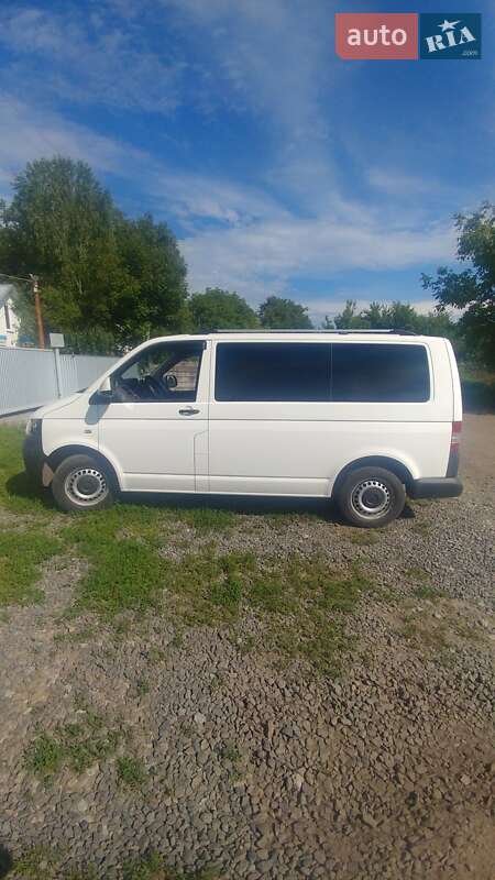 Минивэн Volkswagen Transporter 2015 в Черновцах