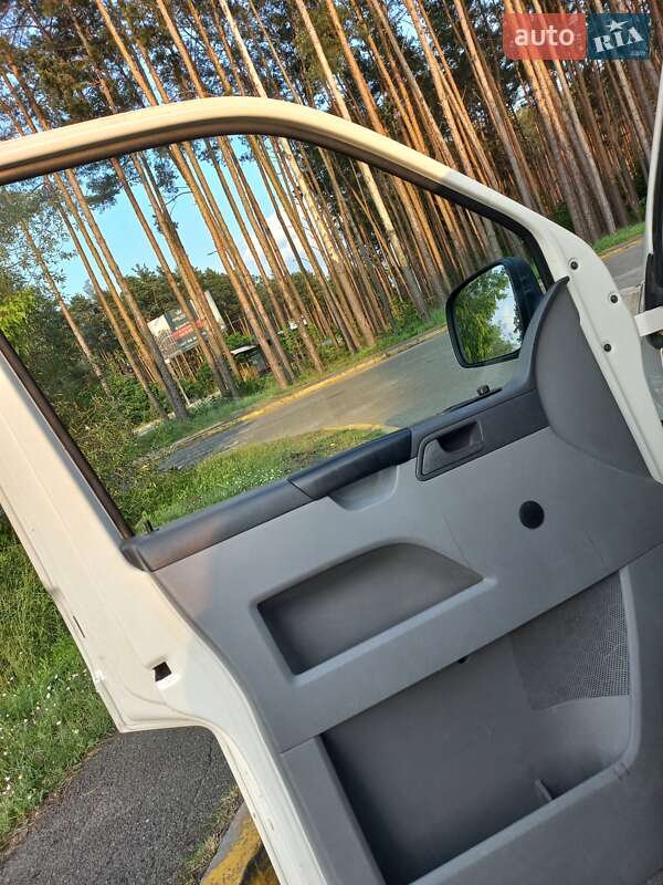 Минивэн Volkswagen Transporter 2007 в Ирпене