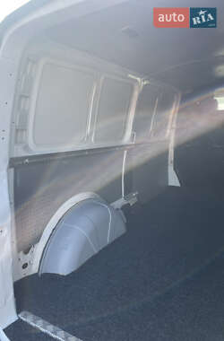 Грузовой фургон Volkswagen Transporter 2012 в 