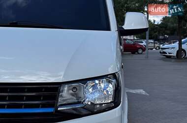 Минивэн Volkswagen Transporter 2015 в 