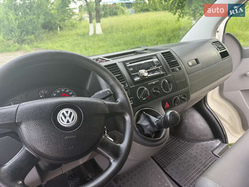 Минивэн Volkswagen Transporter 2008 в Ладыжине