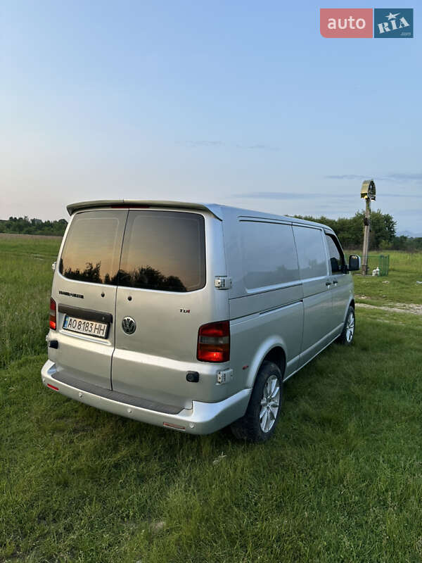Грузовой фургон Volkswagen Transporter 2007 в Хусте
