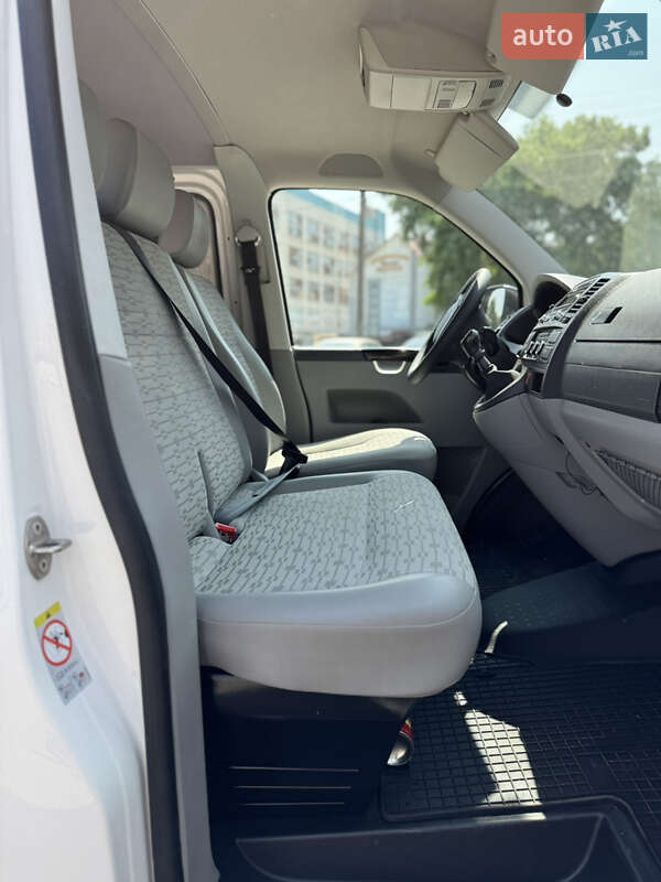 Вантажний фургон Volkswagen Transporter 2013 в Києві фото 11 Вантажний фургон Volkswagen Transporter 2013 в Києві
