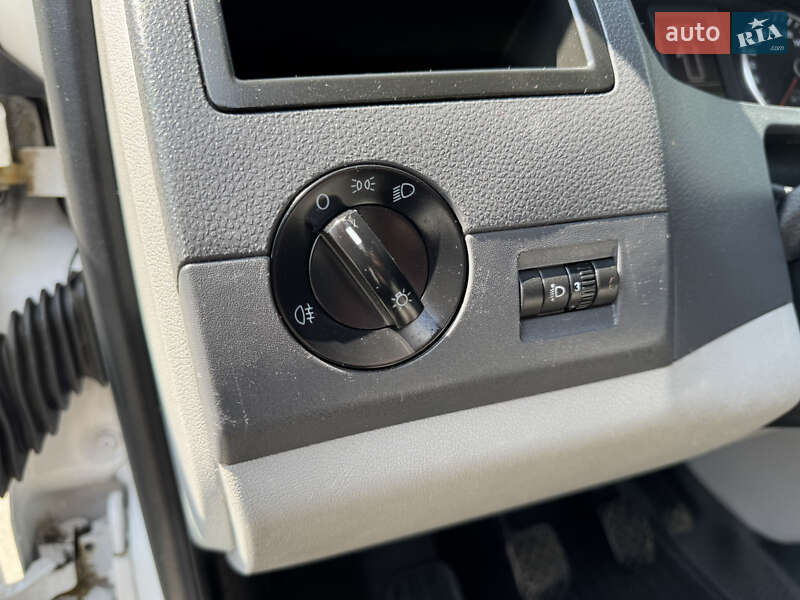 Вантажний фургон Volkswagen Transporter 2013 в Києві фото 17 Вантажний фургон Volkswagen Transporter 2013 в Києві