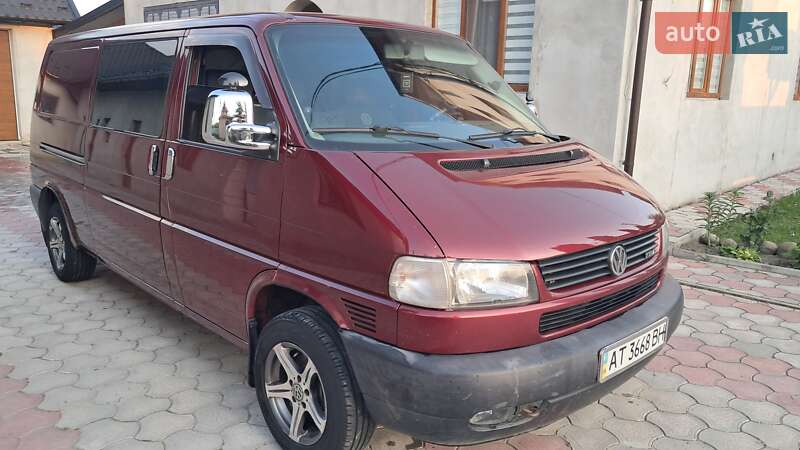Минивэн Volkswagen Transporter 2000 в Надворной