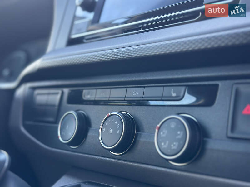 Грузовой фургон Volkswagen Transporter 2020 в Дубно
