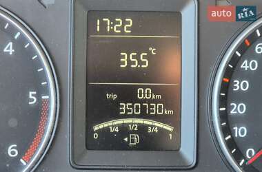Минивэн Volkswagen Transporter 2012 в 