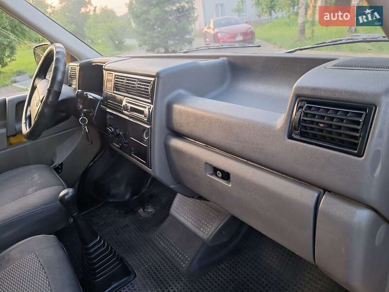 Минивэн Volkswagen Transporter 1999 в Черновцах