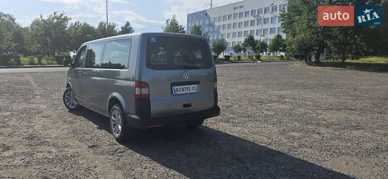 Грузовой фургон Volkswagen Transporter 2012 в Ужгороде