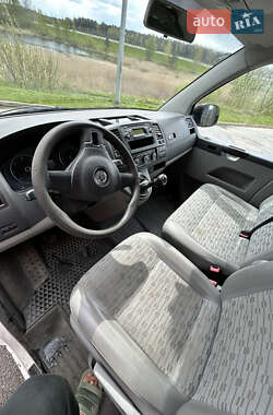 Минивэн Volkswagen Transporter 2010 в 