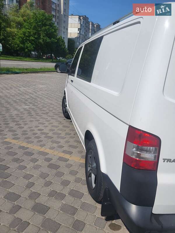 Грузопассажирский фургон Volkswagen Transporter 2015 в Хмельницком