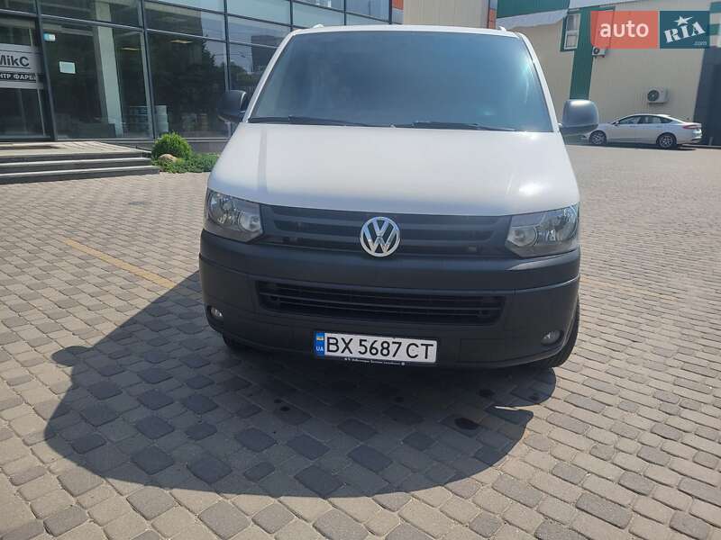 Грузопассажирский фургон Volkswagen Transporter 2015 в Хмельницком