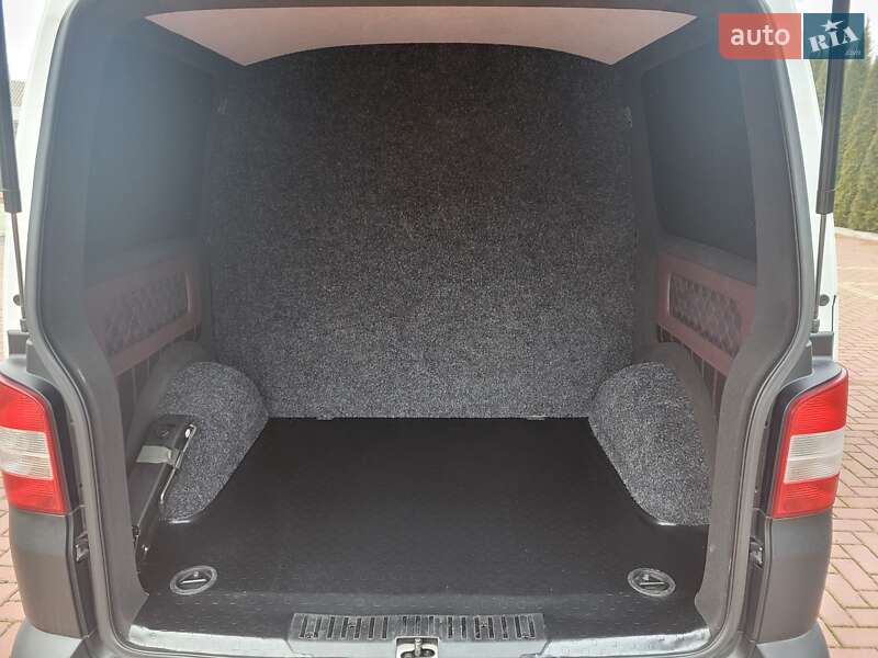 Грузопассажирский фургон Volkswagen Transporter 2015 в Хмельницком