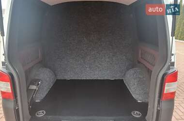 Вантажопасажирський фургон Volkswagen Transporter 2015 в 