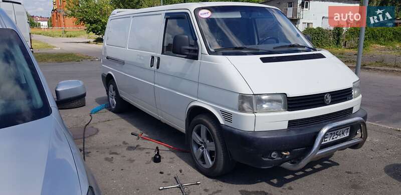 Грузовой фургон Volkswagen Transporter 2001 в Харькове