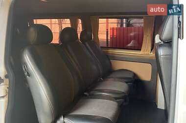 Минивэн Volkswagen Transporter 2010 в 