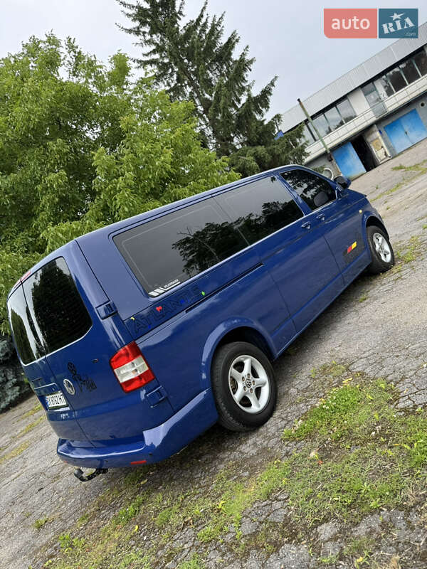 Минивэн Volkswagen Transporter 2010 в Хмельницком