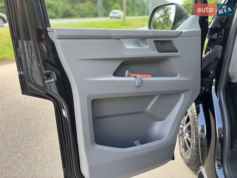 Грузопассажирский фургон Volkswagen Transporter 2021 в Киеве