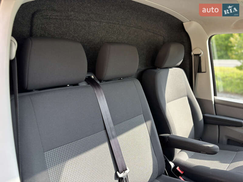 Грузопассажирский фургон Volkswagen Transporter 2021 в Киеве