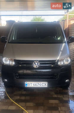 Вантажопасажирський фургон Volkswagen Transporter 2015 в Миколаєві