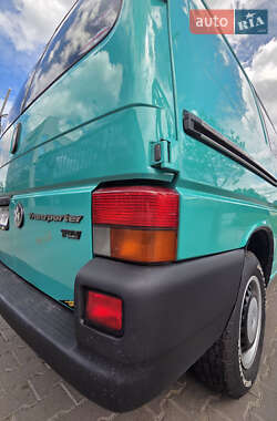 Грузопассажирский фургон Volkswagen Transporter 2000 в 