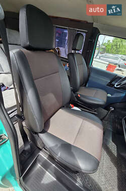 Грузопассажирский фургон Volkswagen Transporter 2000 в 