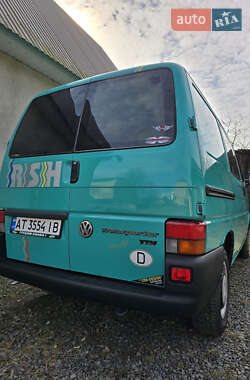 Грузопассажирский фургон Volkswagen Transporter 2000 в 