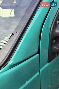 Грузопассажирский фургон Volkswagen Transporter 2000 в 