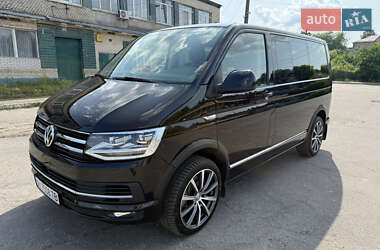 Минивэн Volkswagen Transporter 2017 в 