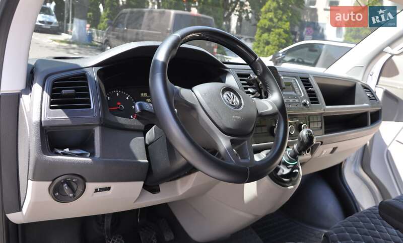 Грузовой фургон Volkswagen Transporter 2015 в Одессе