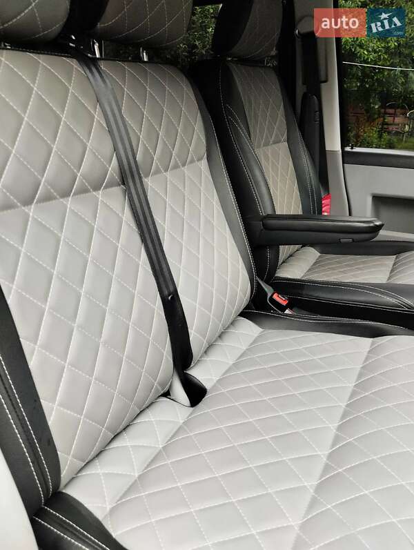 Минивэн Volkswagen Transporter 2014 в Коростене