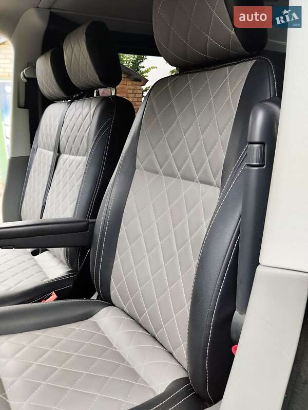 Минивэн Volkswagen Transporter 2014 в Коростене