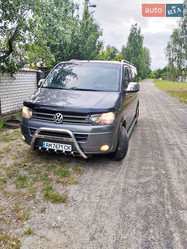 Минивэн Volkswagen Transporter 2014 в Коростене