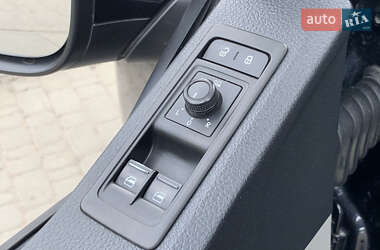 Минивэн Volkswagen Transporter 2017 в 